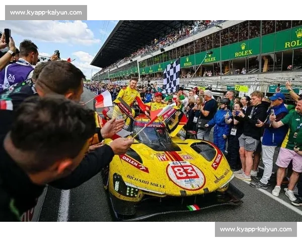 法拉利勒芒三连冠！中国车手叶一飞首登最高领奖台