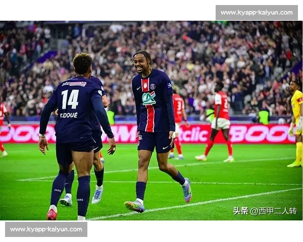 恩里克率巴黎首夺欧冠：青春风暴席卷欧洲，誓言为球迷奉献极致足球