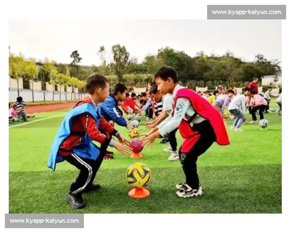 足球点燃乡村希望：亚泰青训走进辽源寿山镇小学送教