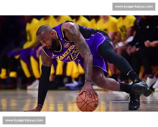 詹姆斯 40 岁高强度训练冲刺第 23 季 5260 万合同锁定湖人争冠最后窗口